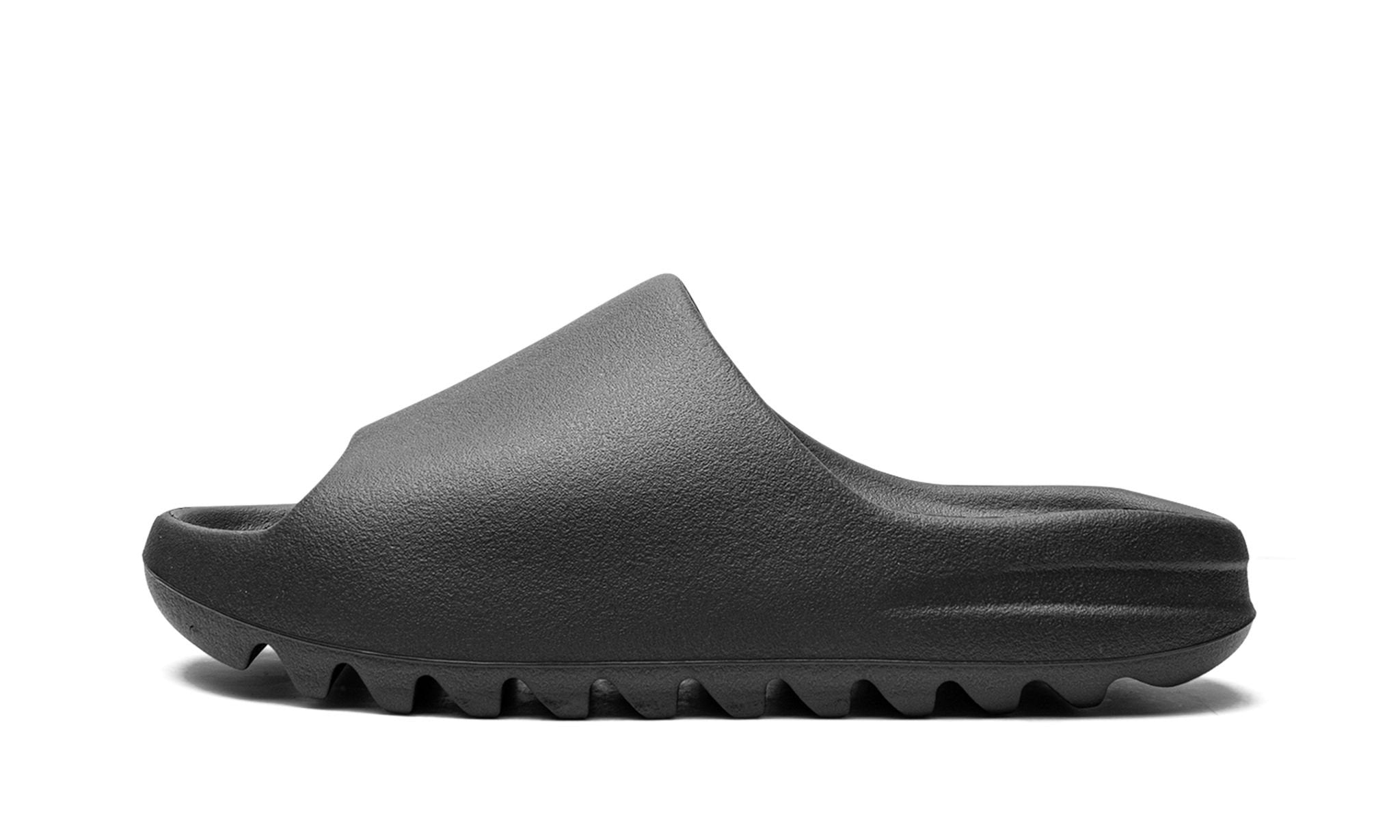 YEEZY BOOST – Tiedinmillc